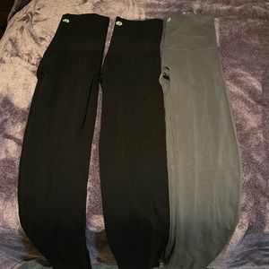3- L/XL Preggo Leggings